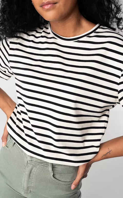 Basic shirt with striped pattern cream black