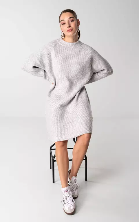 Knitted dress with round neck light grey