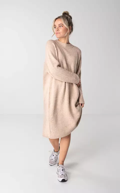 Knitted dress with round neck beige
