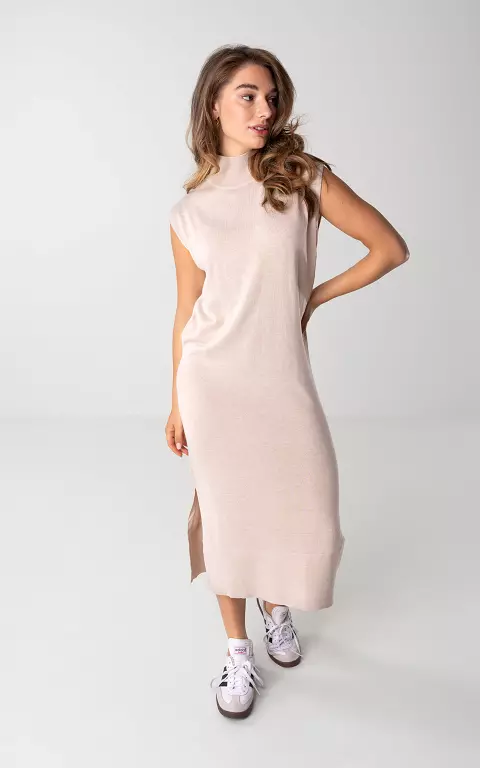 Sleeveless maxi dress with high neck cream