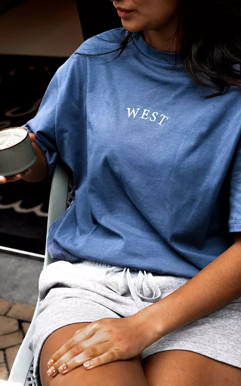 Basic shirt with text blue