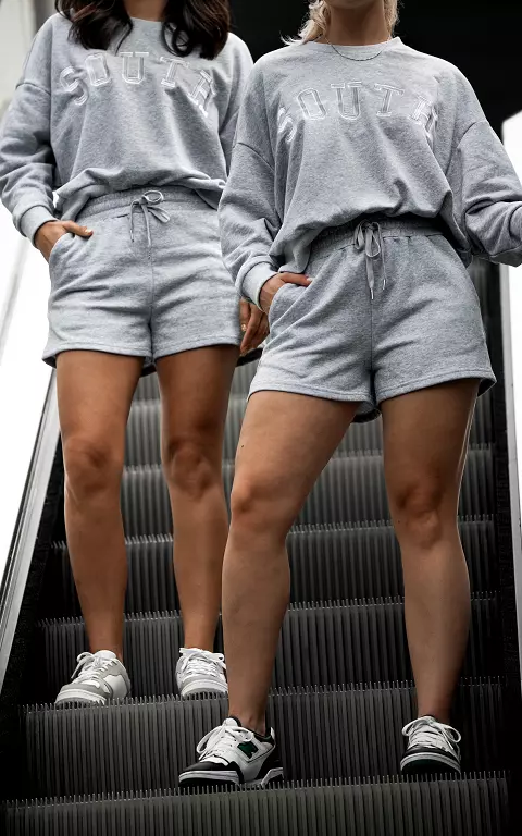 Basic sweatshorts with pockets light grey