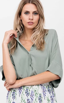 Oversized blouse with buttons | Green | Guts & Gusto