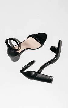 Heels with ankle straps | black | Guts & Gusto