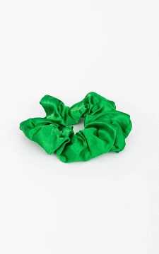Satin look scrunchie | groen | Guts & Gusto