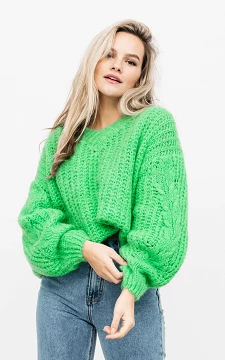 Knitted V-neck sweater | green | Guts & Gusto