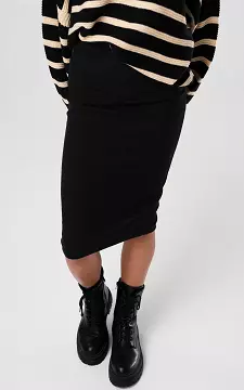 Pencil skirt with a split | Black | Guts & Gusto