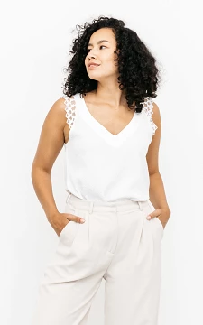 Top with lace details | white | Guts & Gusto
