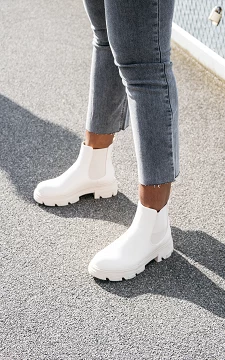 Chelsea boots with thick soles | white | Guts & Gusto