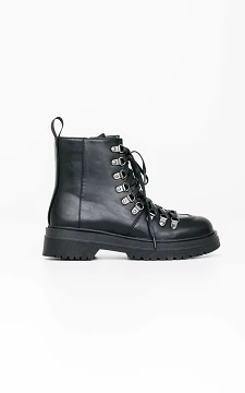Lace-up boots with thick sole | black | Guts & Gusto