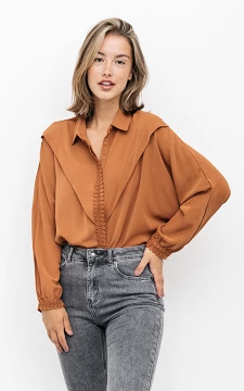 Blouse with lace details | Cognac | Guts & Gusto
