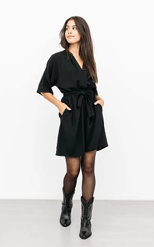 V-neck dress with side pockets | Black | Guts & Gusto