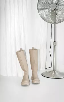 Hohe Boots aus Kunstleder | Taupe | Guts & Gusto