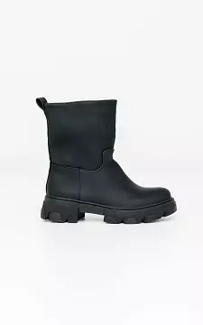 Imitation-leather rough boots | black | Guts & Gusto