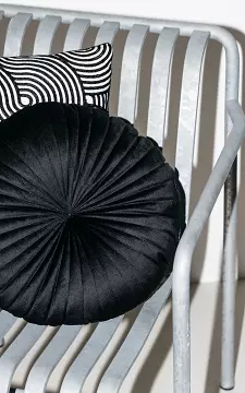 Round pillow with velvet-look | black | Guts & Gusto