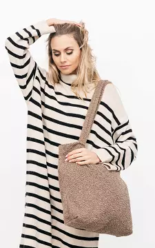 Totebag im Teddy-Look | taupe | Guts & Gusto