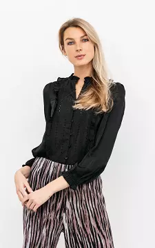 Blouse with ruffles | Black | Guts & Gusto