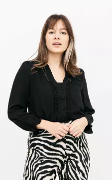 Blouse with lace details | black | Guts & Gusto