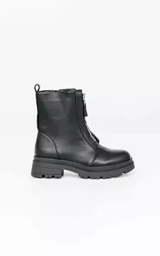 Boots with decorative zip on the front | Black | Guts & Gusto