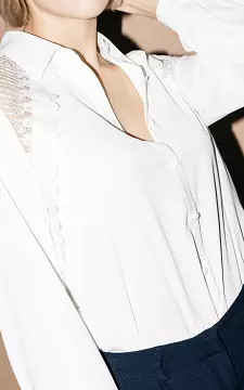 Leicht transparente Bluse mit Spitzendetails | Weiß | Guts & Gusto