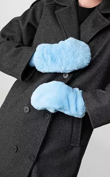 Fake fur mittens | Light Blue | Guts & Gusto