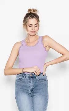 Basic top with lace details | lilac | Guts & Gusto