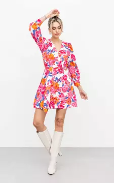 Elegantes Kleid mit floralem Muster | weiß pink | Guts & Gusto