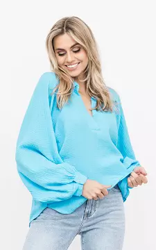 Cotton blouse with v-neck | Light Blue | Guts & Gusto