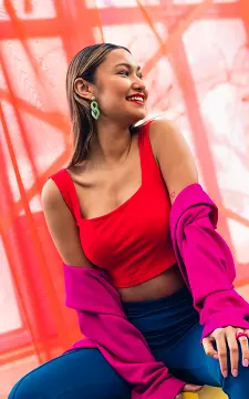 Crop top with squared neckline | Red | Guts & Gusto