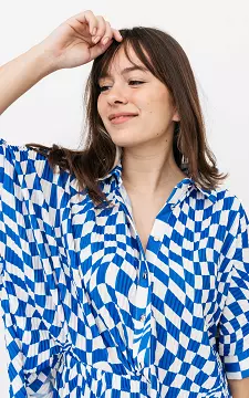 Checkered pleated blouse | white blue | Guts & Gusto