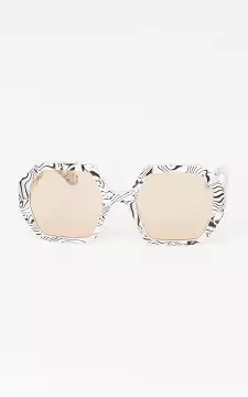 Eckige Sonnebrille mit Etui | Weiß Schwarz | Guts & Gusto