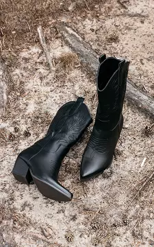 Leather look cowboy laarsjes | Zwart | Guts & Gusto