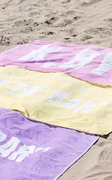 Beach towel with text | yellow white | Guts & Gusto