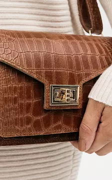 Leather bag with gold-coloured details | Cognac | Guts & Gusto
