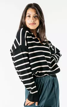Striped sweater with collar | Black Beige | Guts & Gusto