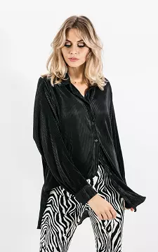 Oversized plissé blouse met satijnen look | Zwart | Guts & Gusto