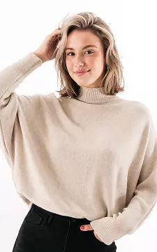 Turtleneck sweater with bat sleeves | Beige | Guts & Gusto