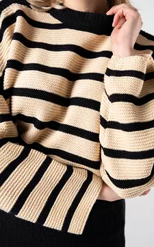Long sweater with round neck | Beige Black | Guts & Gusto