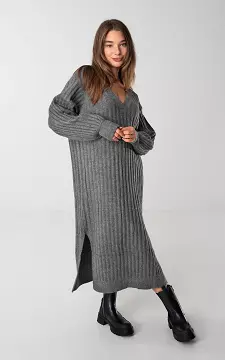 Knitted maxi dress with v-neck | Dark Grey | Guts & Gusto