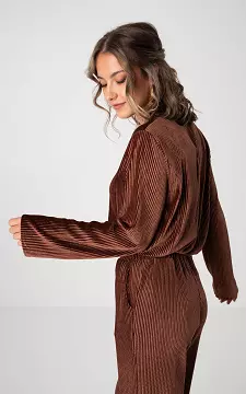 Velvet top with round neck | Brown | Guts & Gusto